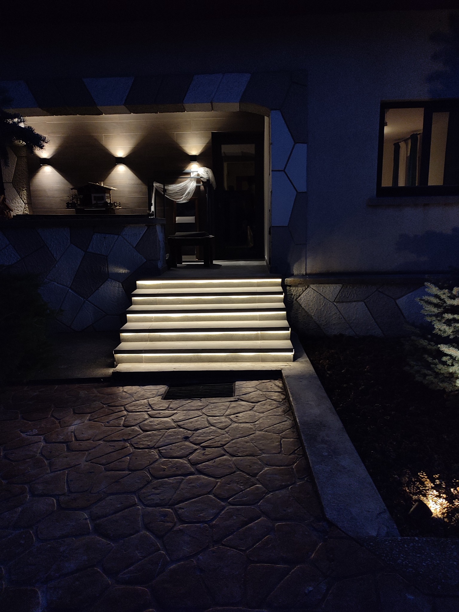 Lucrări de iluminat LED interior și exterior